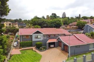 4 Bedroom House in Mondeor