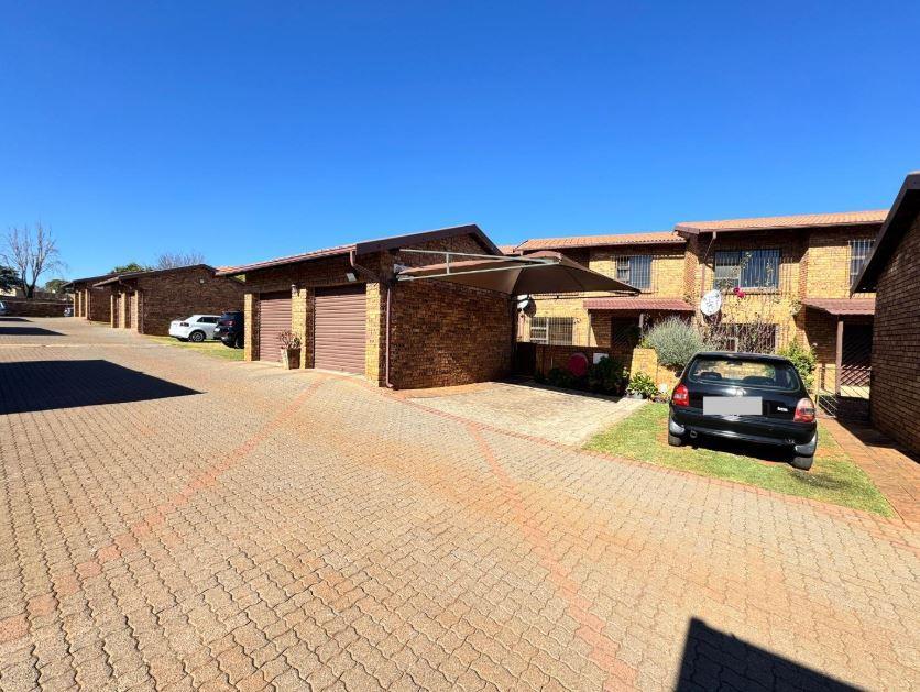 3 Bedroom Townhouse in Klopperpark