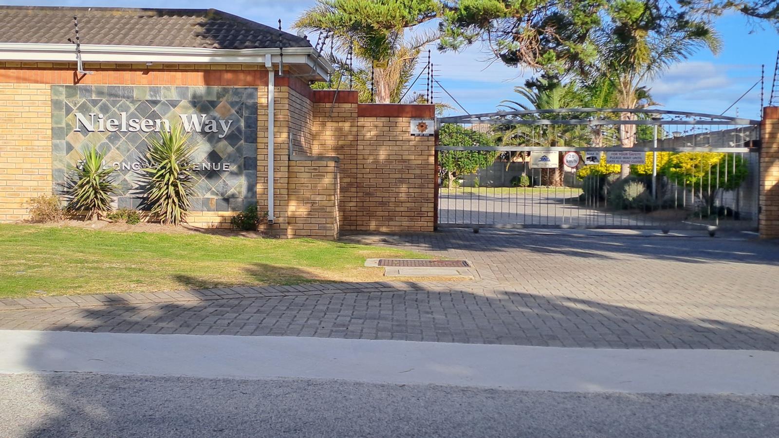 2 Bedroom Townhouse in Lorraine