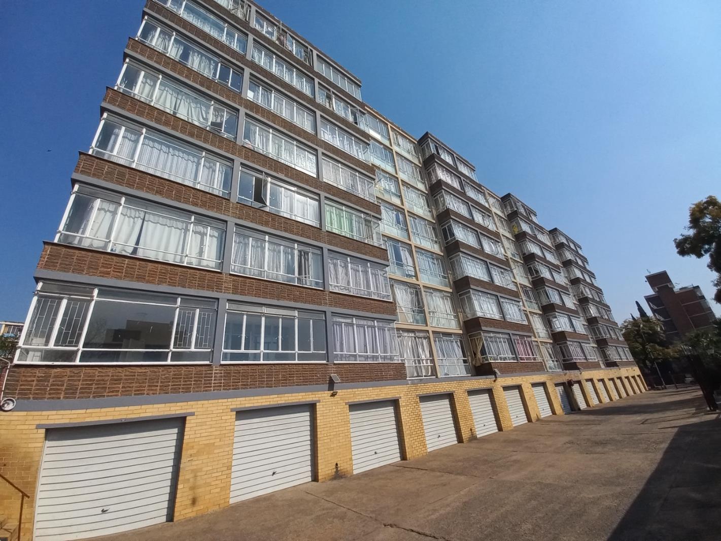 2 Bedroom Apartment in Sunnyside