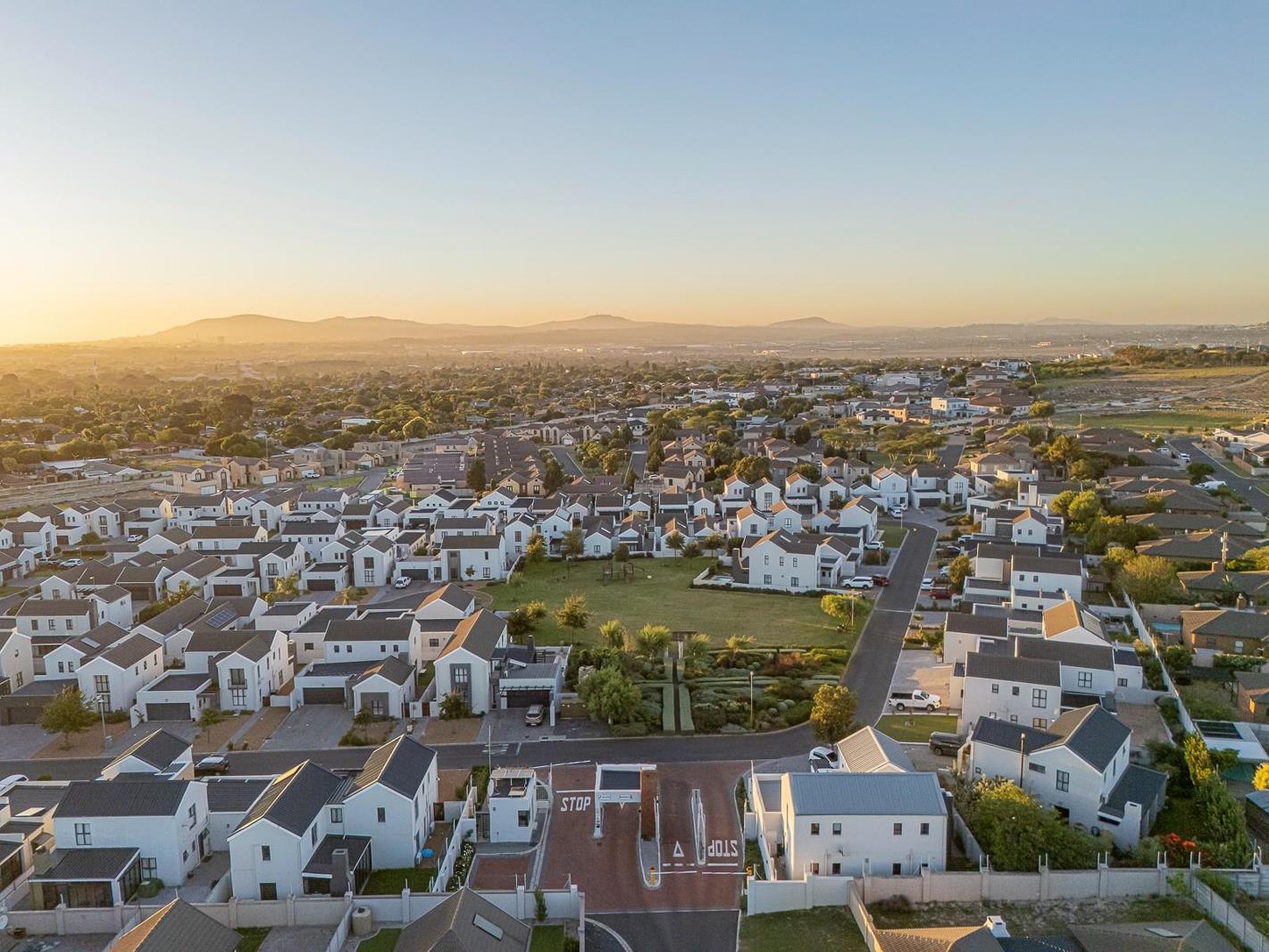 2 Bedroom Apartment in Jakarandas