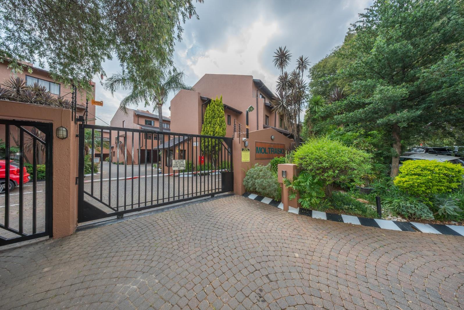2 Bedroom Townhouse in Buurendal