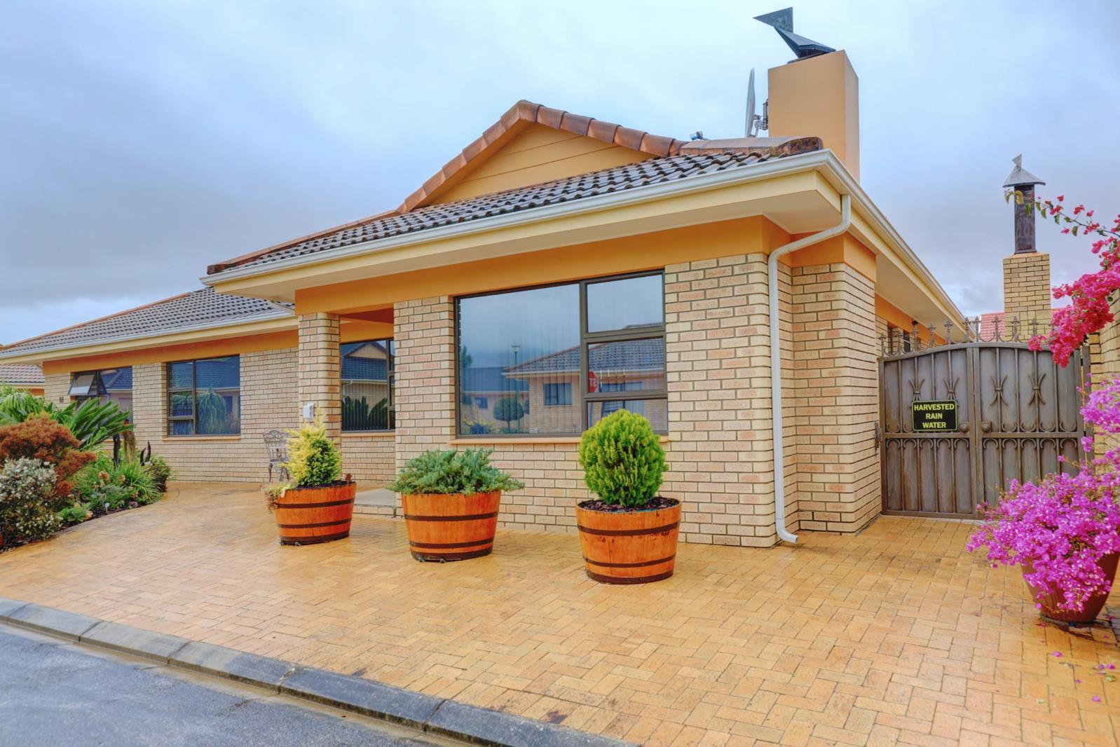 3 Bedroom House in Heather Park