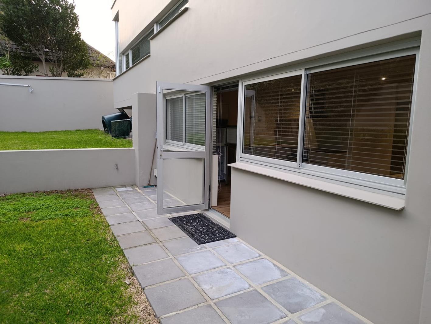 1 Bedroom House in Voelklip