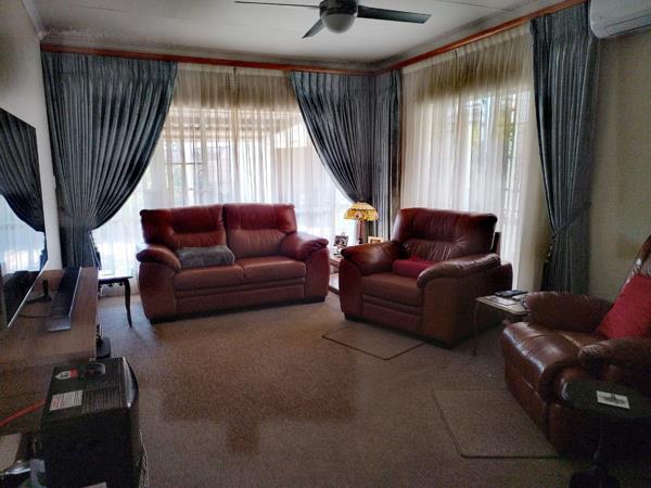 3 Bedroom House in Brackendowns