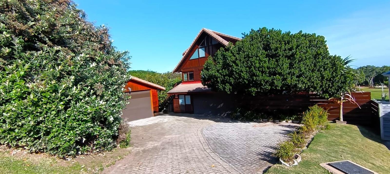 5 Bedroom House in Brenton on Sea