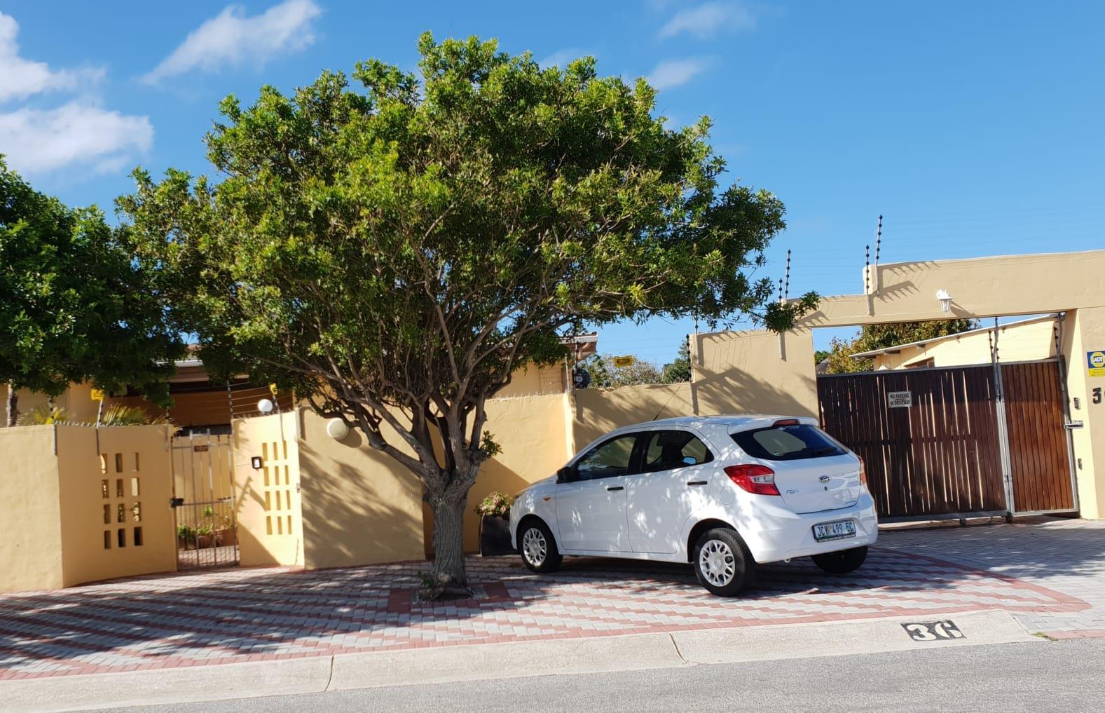 Bachelor apartment in Summerstrand