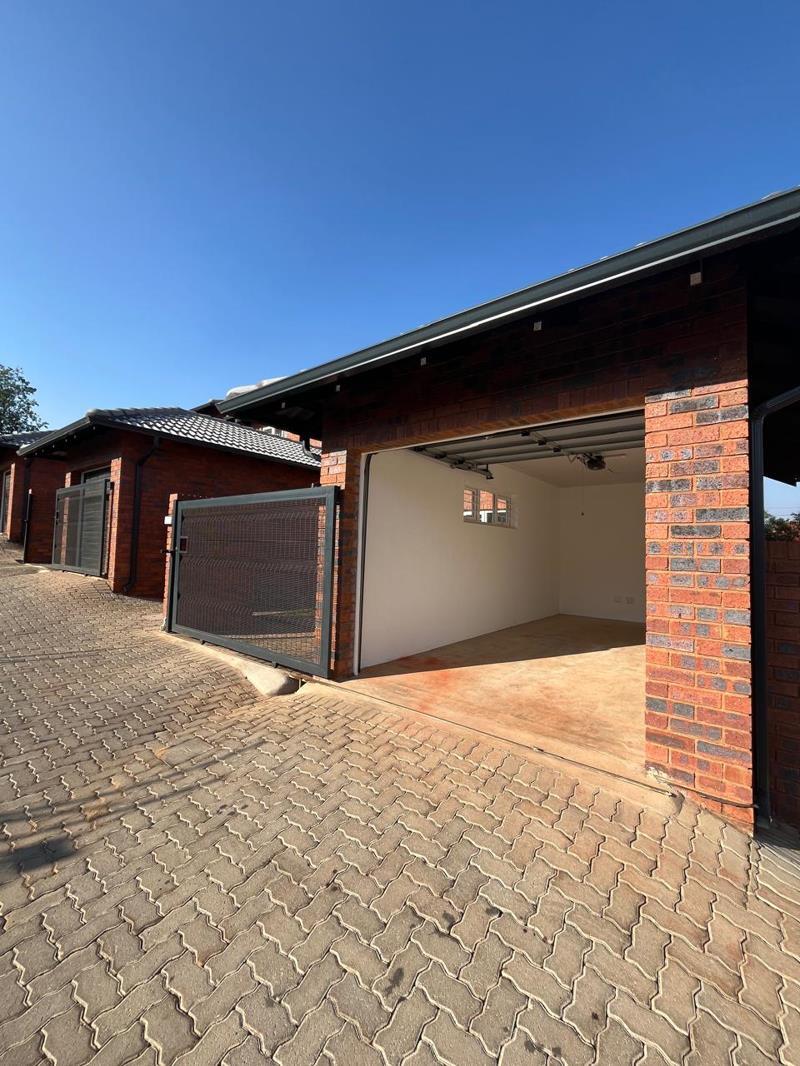 2 Bedroom Apartment in Krugersdorp North