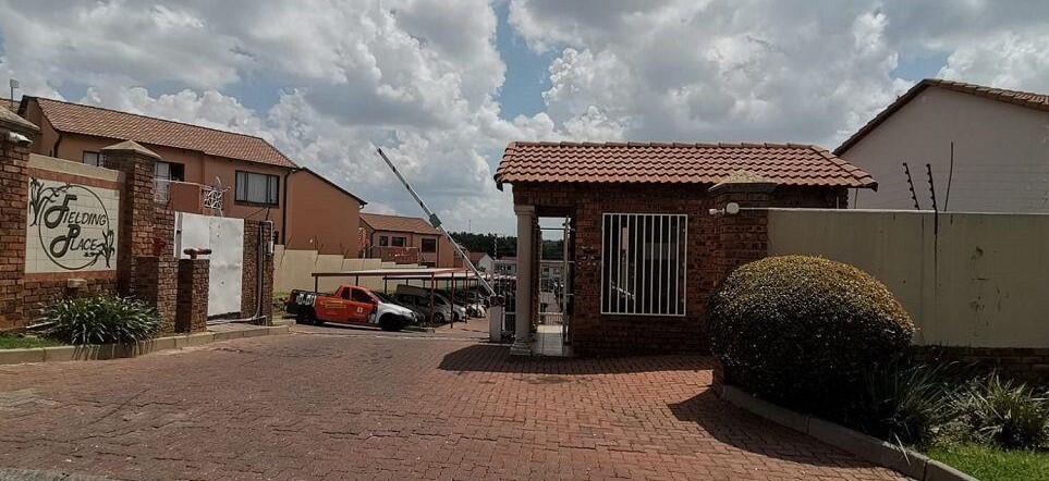 2 Bedroom House in Mondeor