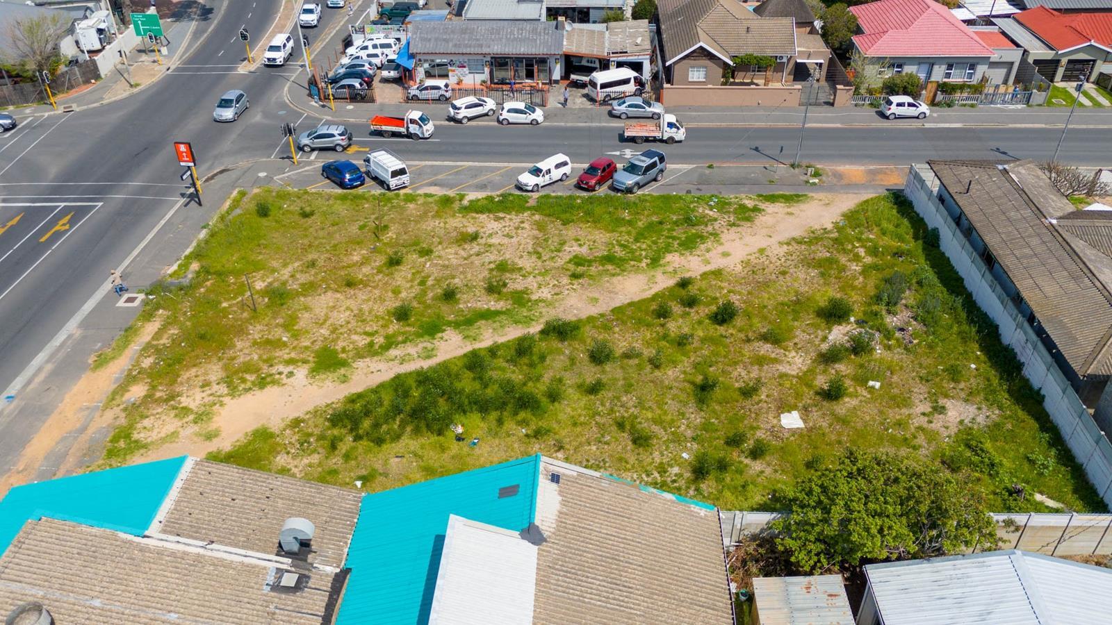 1 488 m² Land available in Van Der Stel