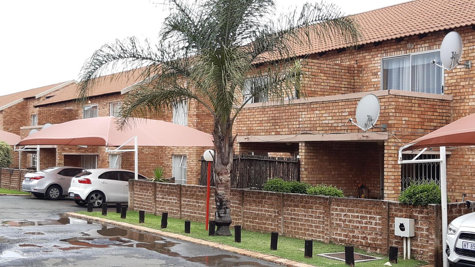 2 Bedroom Townhouse in Liefde en Vrede