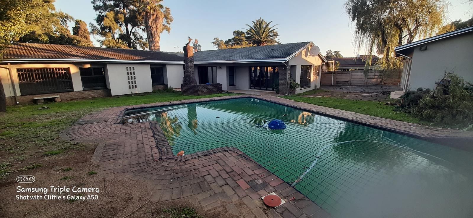 4 Bedroom House in Brackendowns