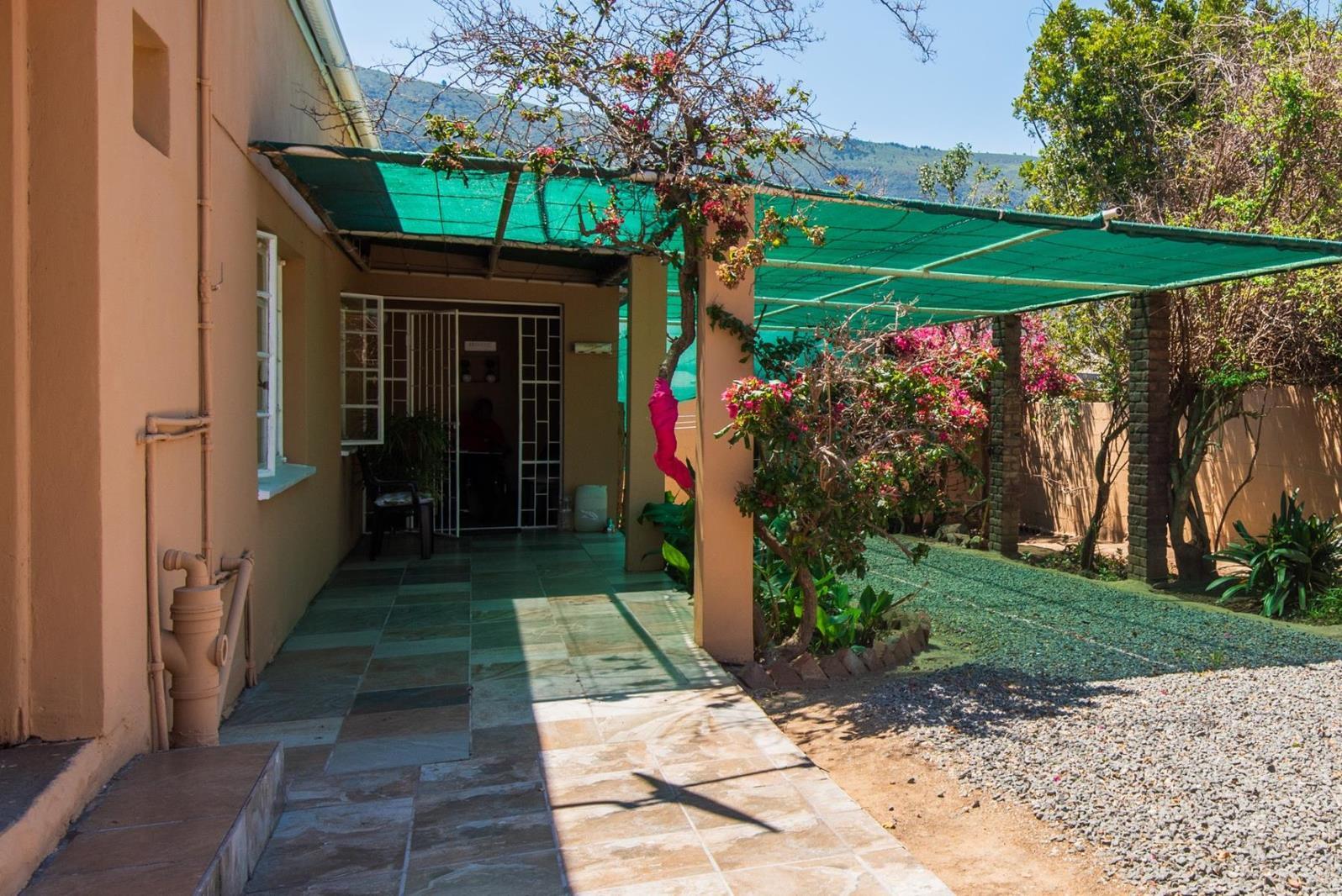 2 Bedroom House in Somerset East