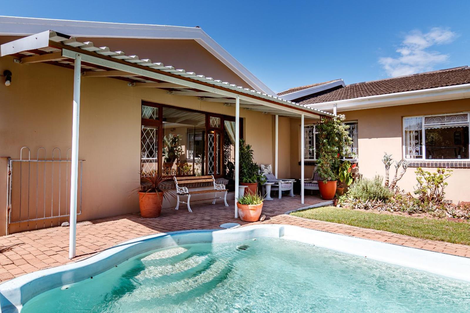 4 Bedroom House in Sunridge Park