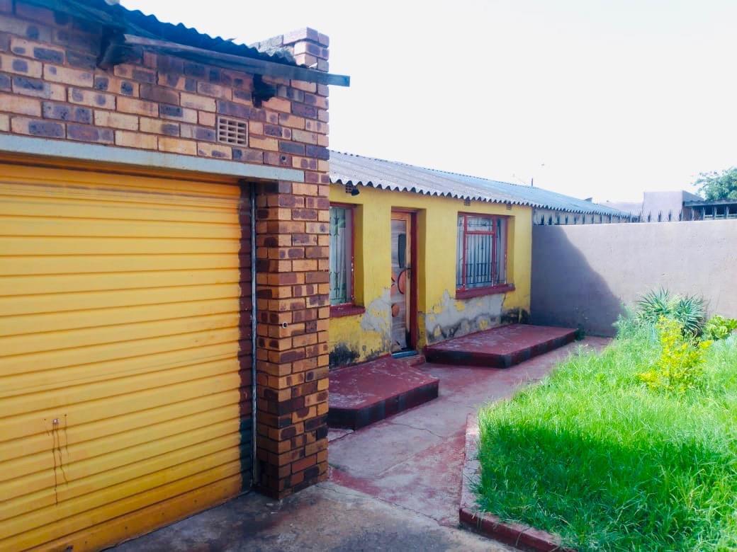 2 Bedroom House in Soweto Central