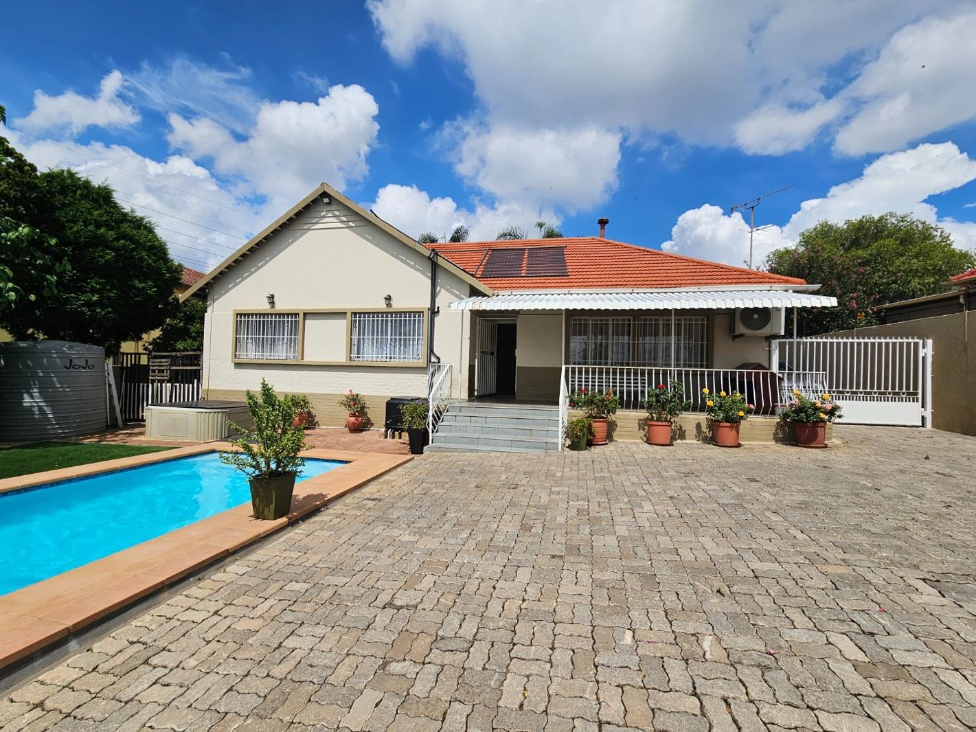 3 Bedroom House in Linmeyer