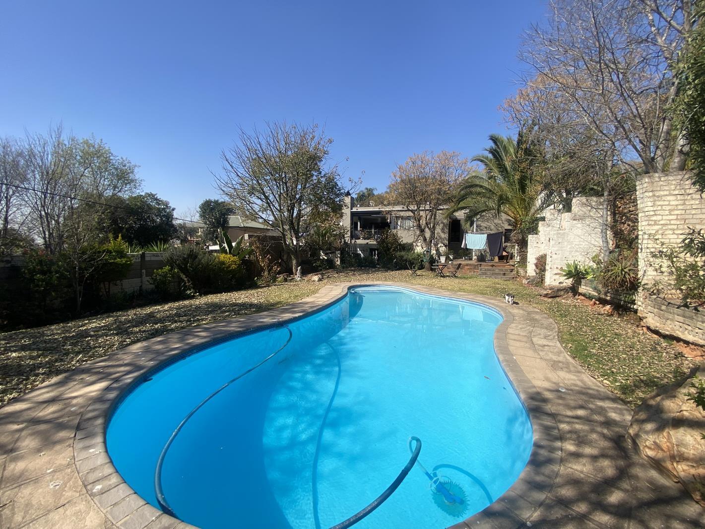 4 Bedroom House in Kensington