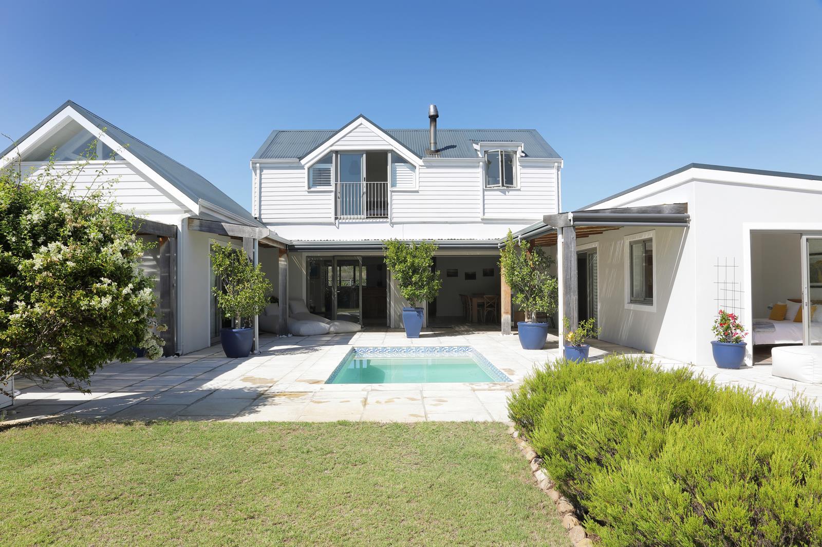 4 Bedroom House in Kommetjie