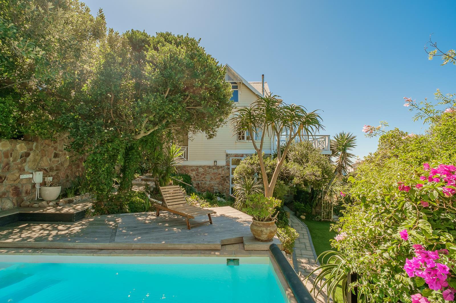 4 Bedroom House in Muizenberg