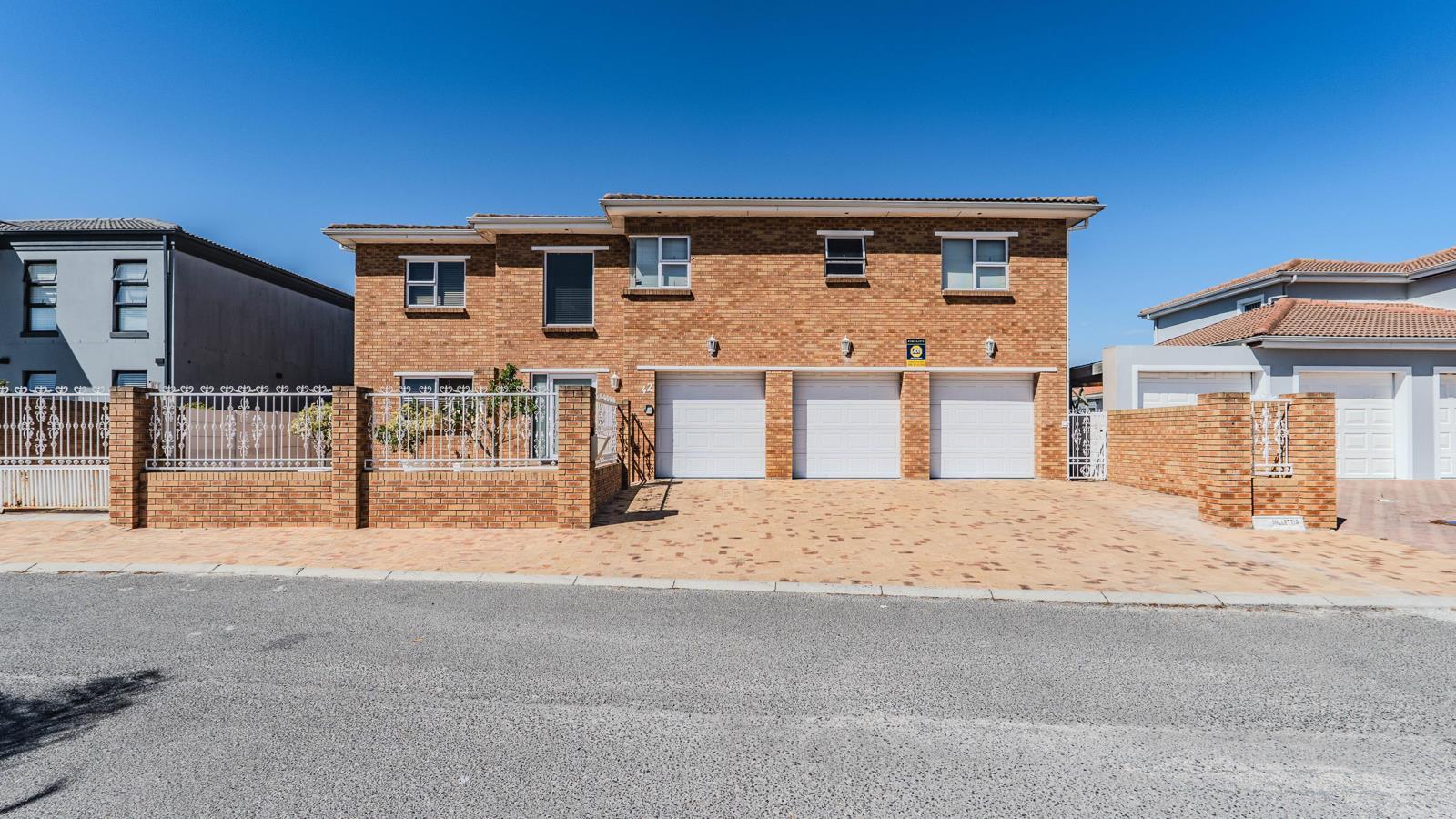 6 Bedroom House in Rouxville