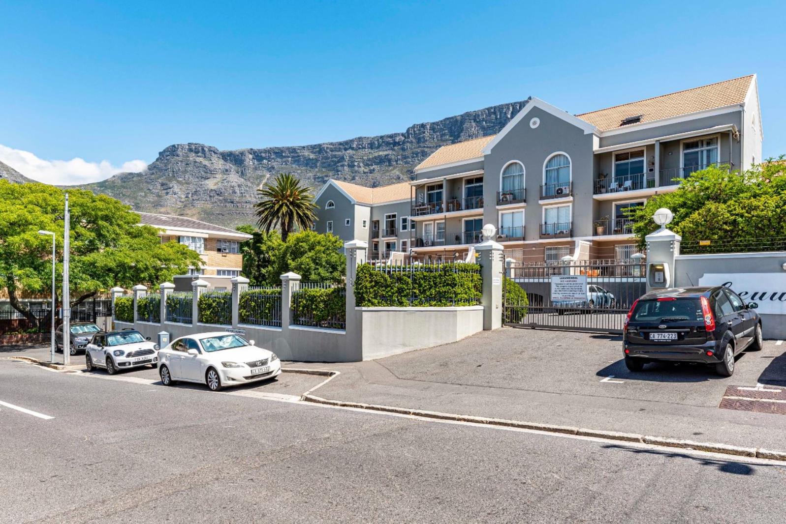 2 Bedroom Apartment in Oranjezicht