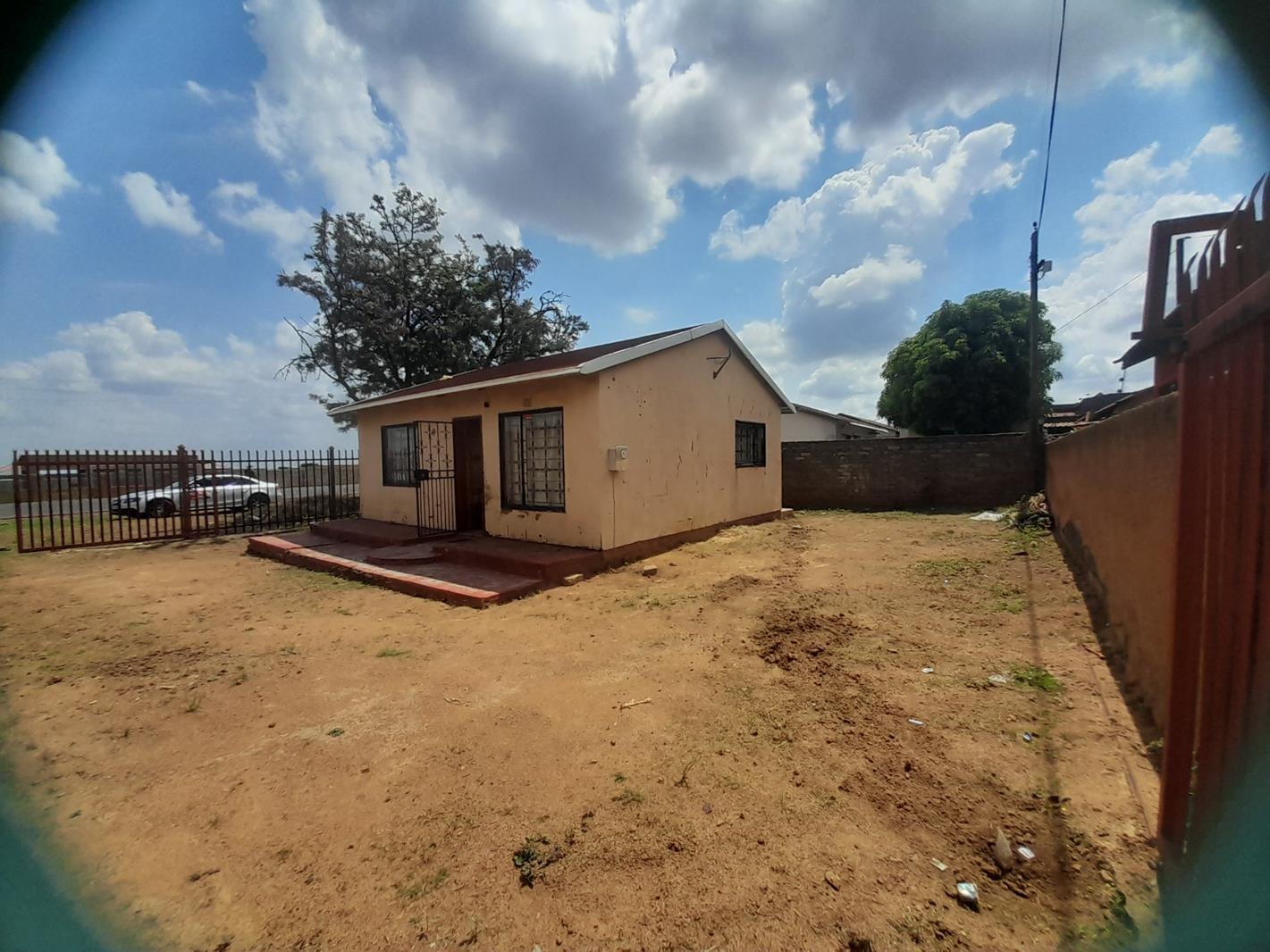 2 Bedroom House in Mabopane