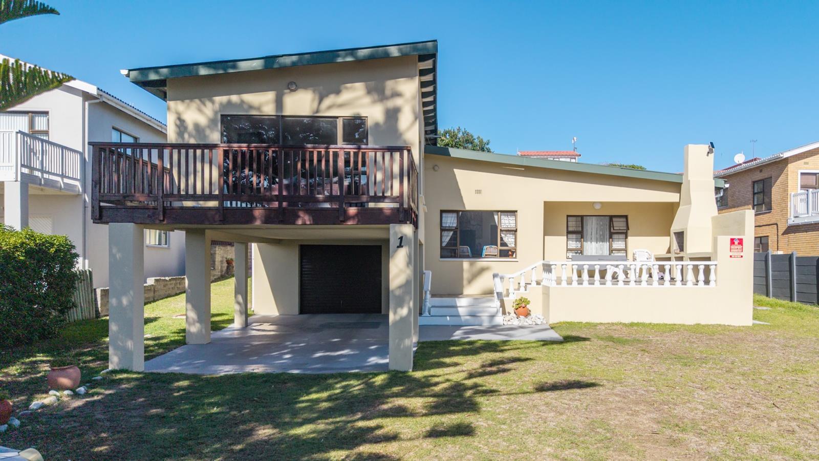4 Bedroom House in Struisbaai