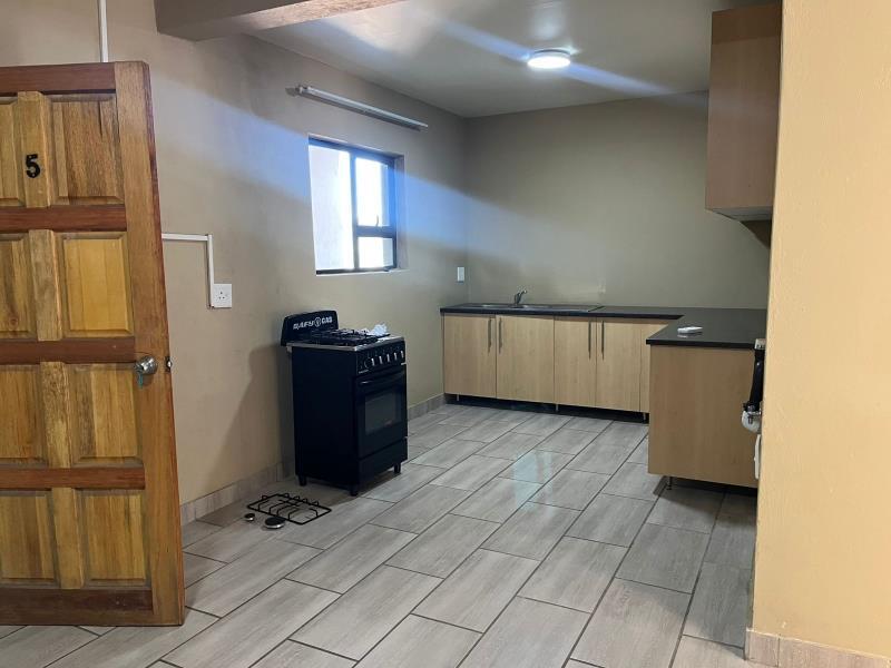 2 Bedroom Apartment in Mondeor
