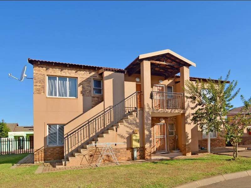 2 Bedroom Townhouse in Protea Glen