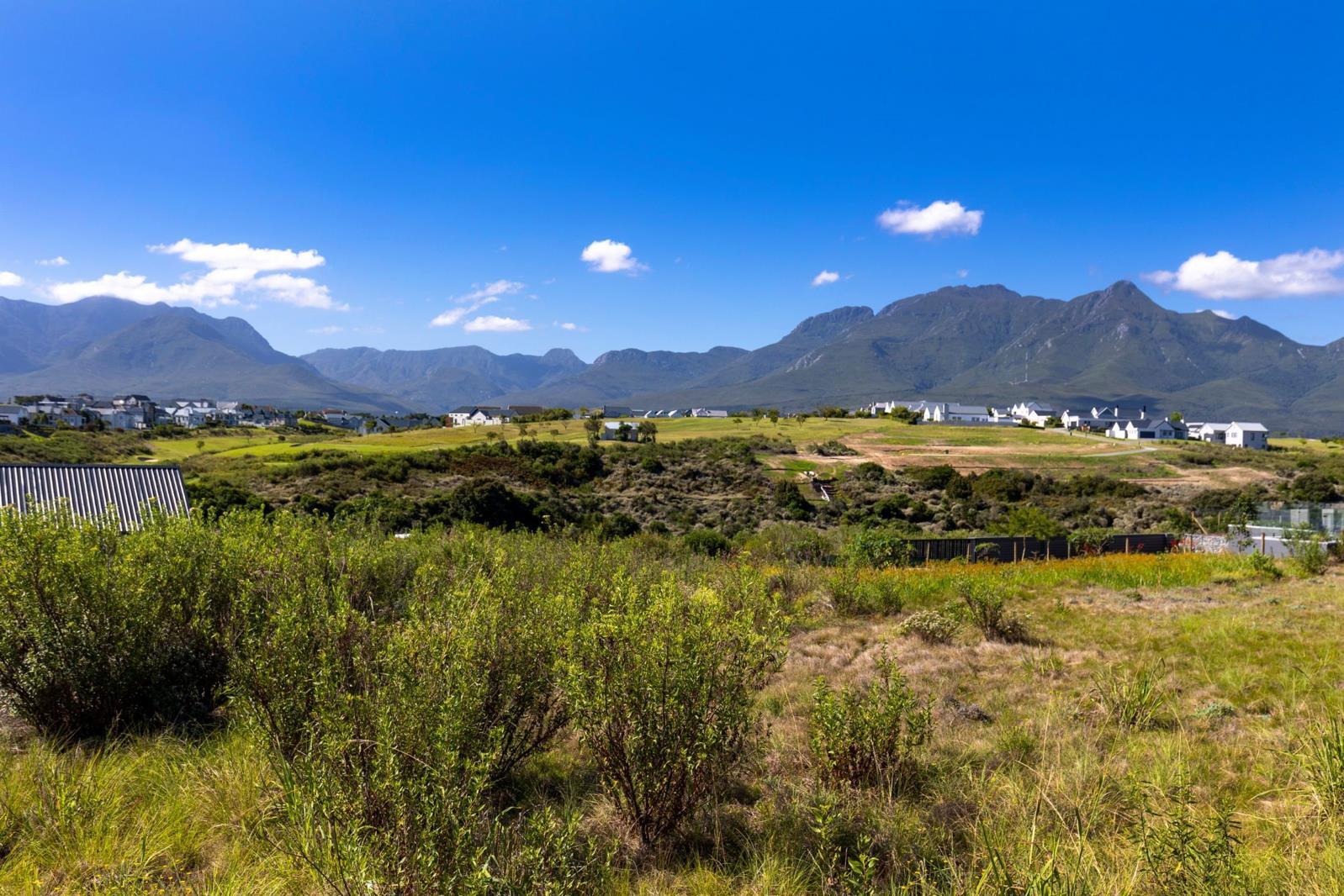 2 038 m² Land available in Kingswood Golf Estate