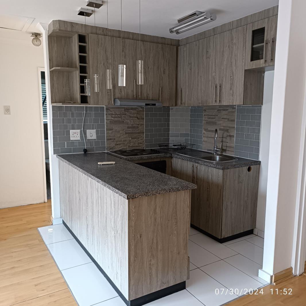 3 Bedroom House in Eastbury