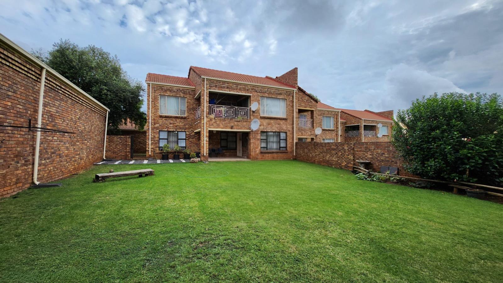 3 Bedroom Townhouse in Lyttelton Manor