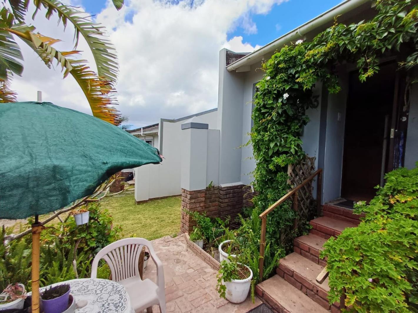 2 Bedroom Townhouse in Lorraine