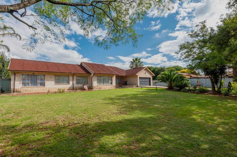 4 Bedroom House in Parkhill Gardens