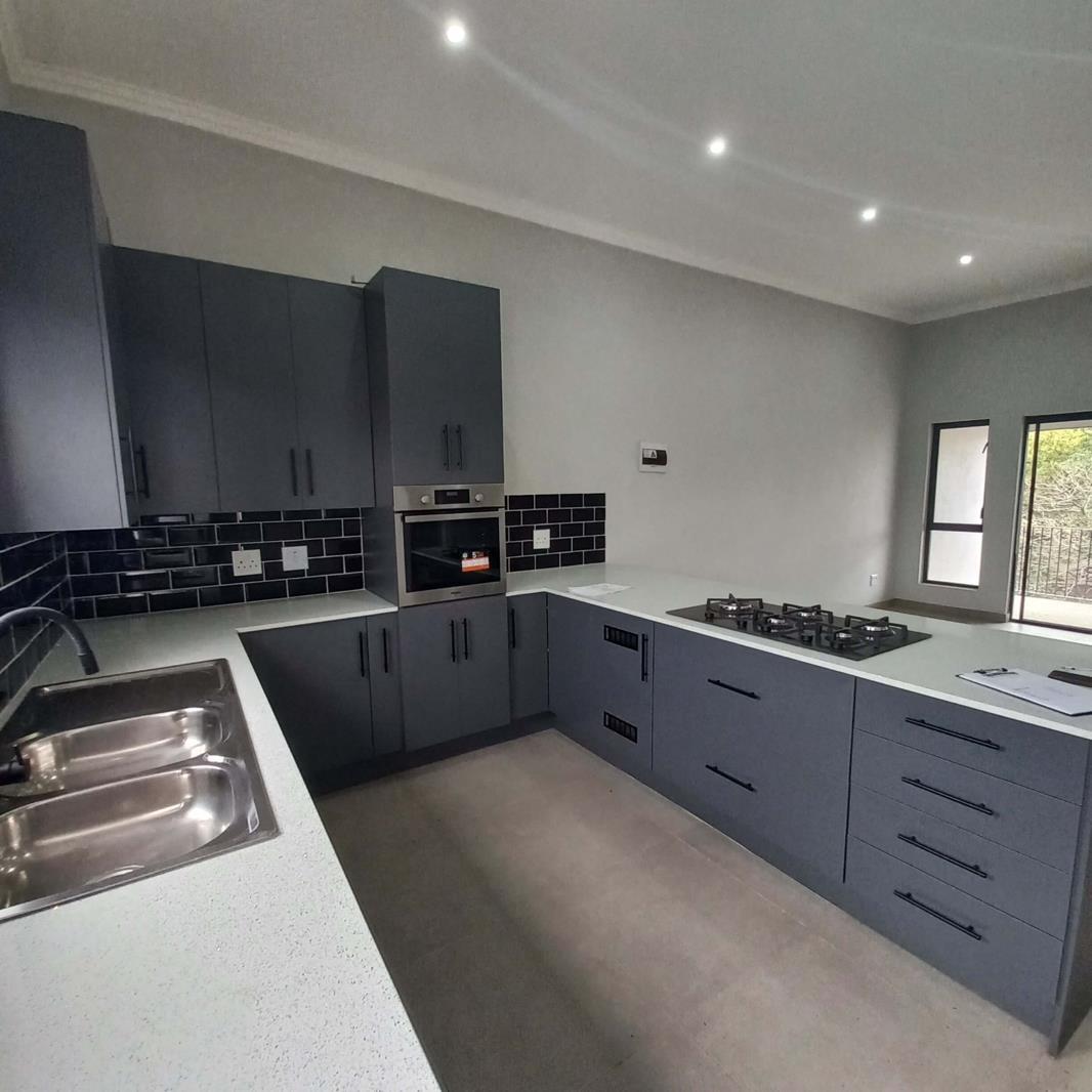 2 Bedroom Apartment in Bryanston