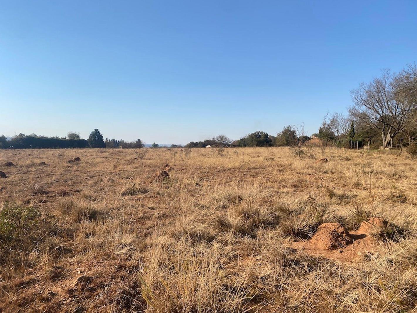 5.2 ha Land available in Kameeldrift West
