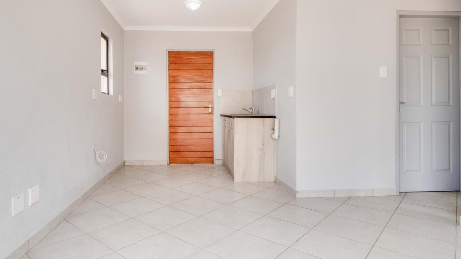 2 Bedroom Simplex in Crystal Park