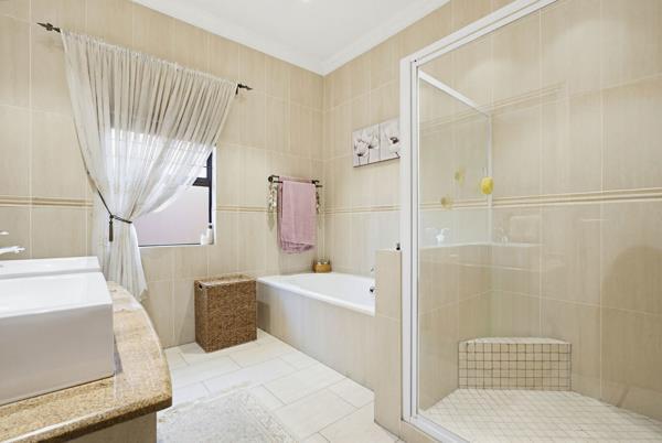 3 Bedroom House in Eagle Canyon Golf Estate