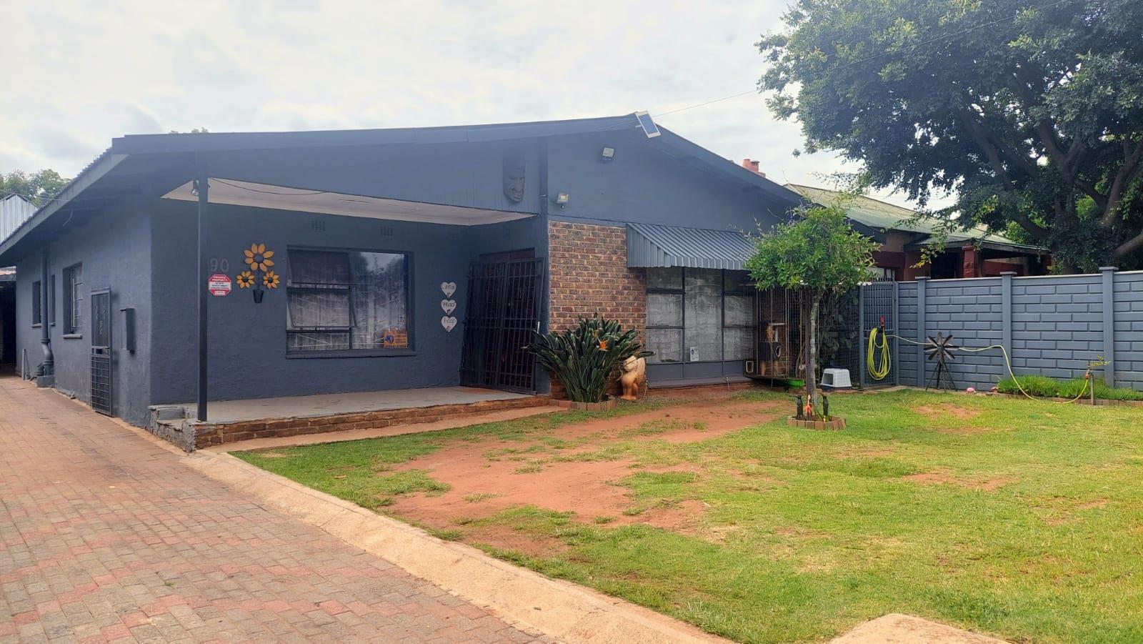 3 Bedroom House in Krugersdorp North
