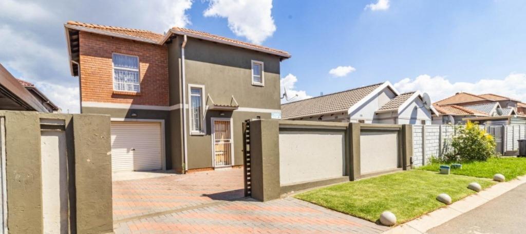 4 Bedroom House in Albertsdal