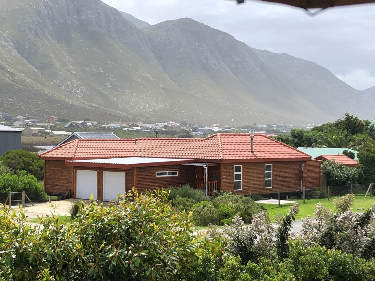 3 Bedroom House in Bettys Bay