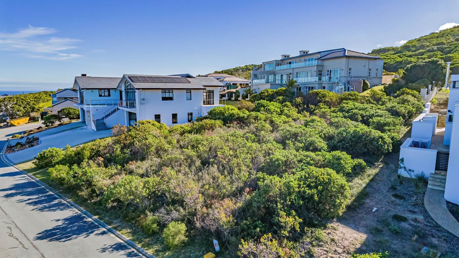875 m² Land available in Pezula Golf Estate