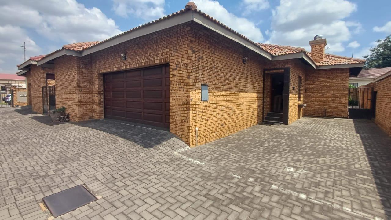 3 Bedroom Townhouse in New Redruth