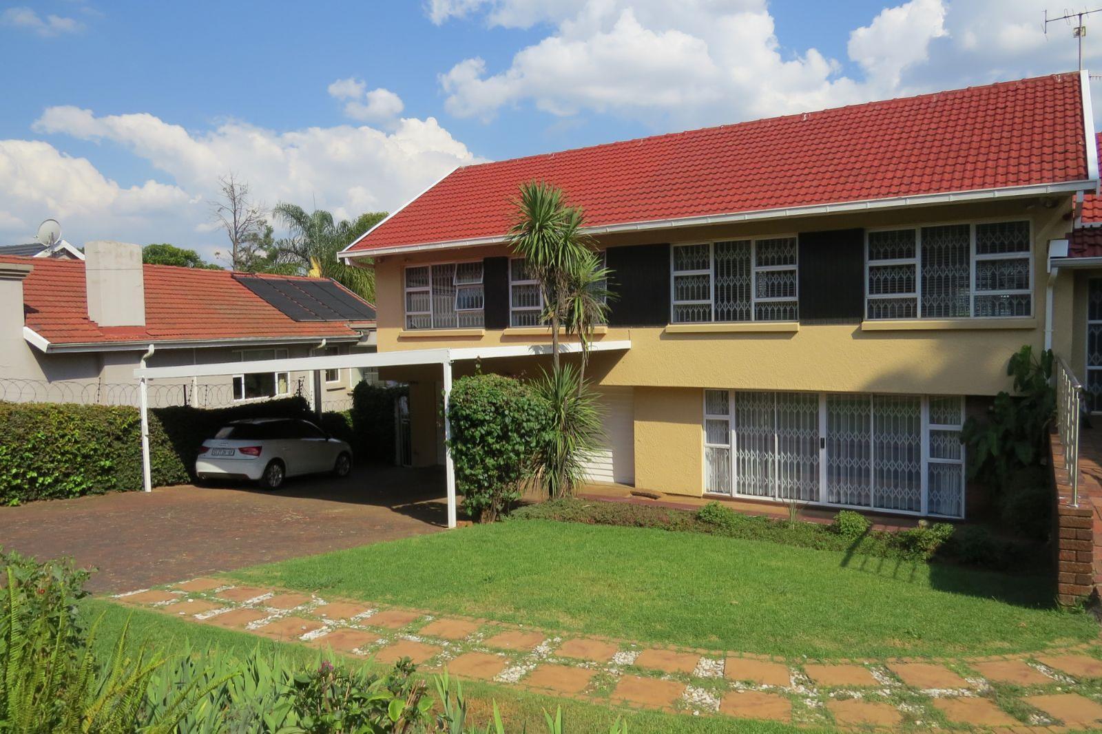 6 Bedroom House in Dewetshof