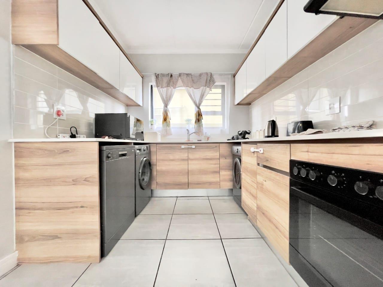 3 Bedroom Apartment in Waterfall