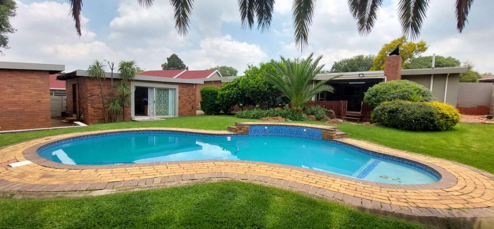 4 Bedroom House in Verwoerdpark