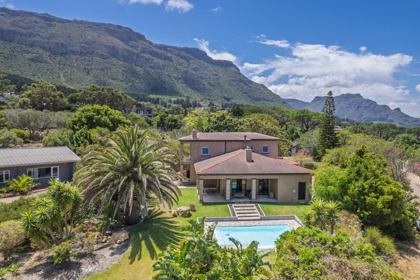 4 Bedroom House in Hout Bay and surrounds
