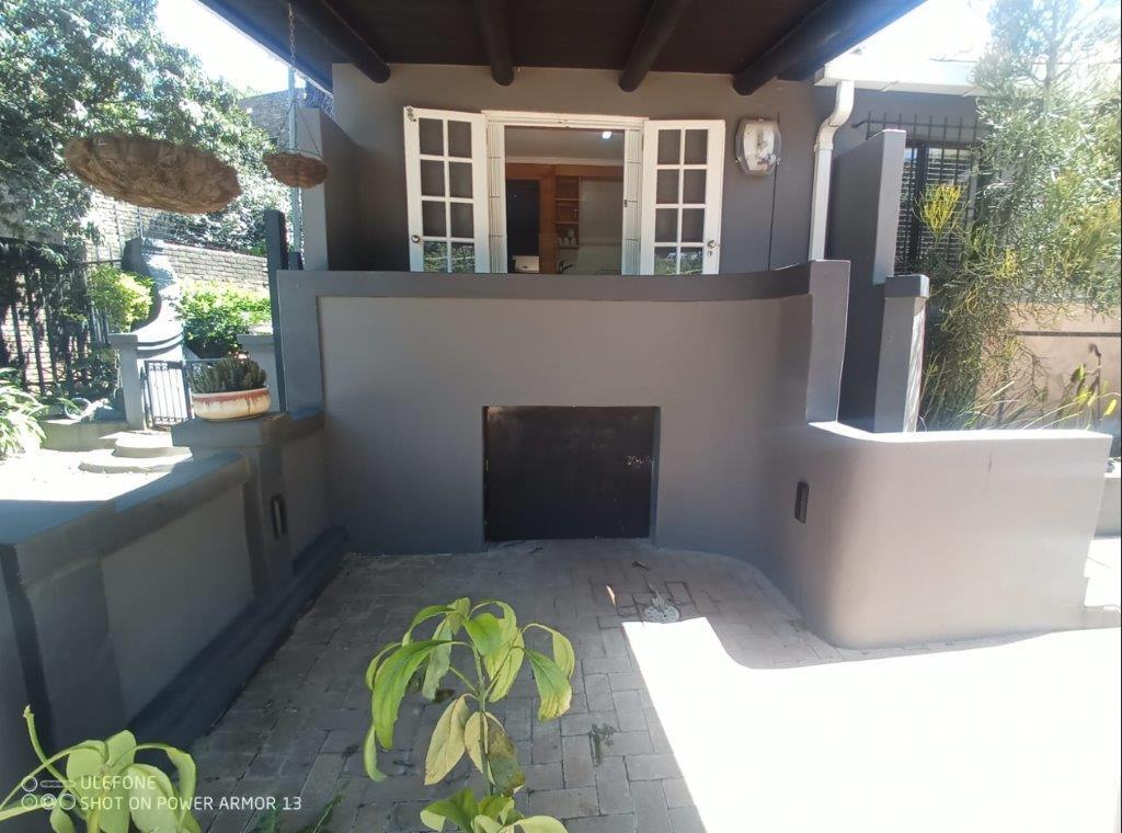 1 Bedroom Garden Cottage in Northcliff