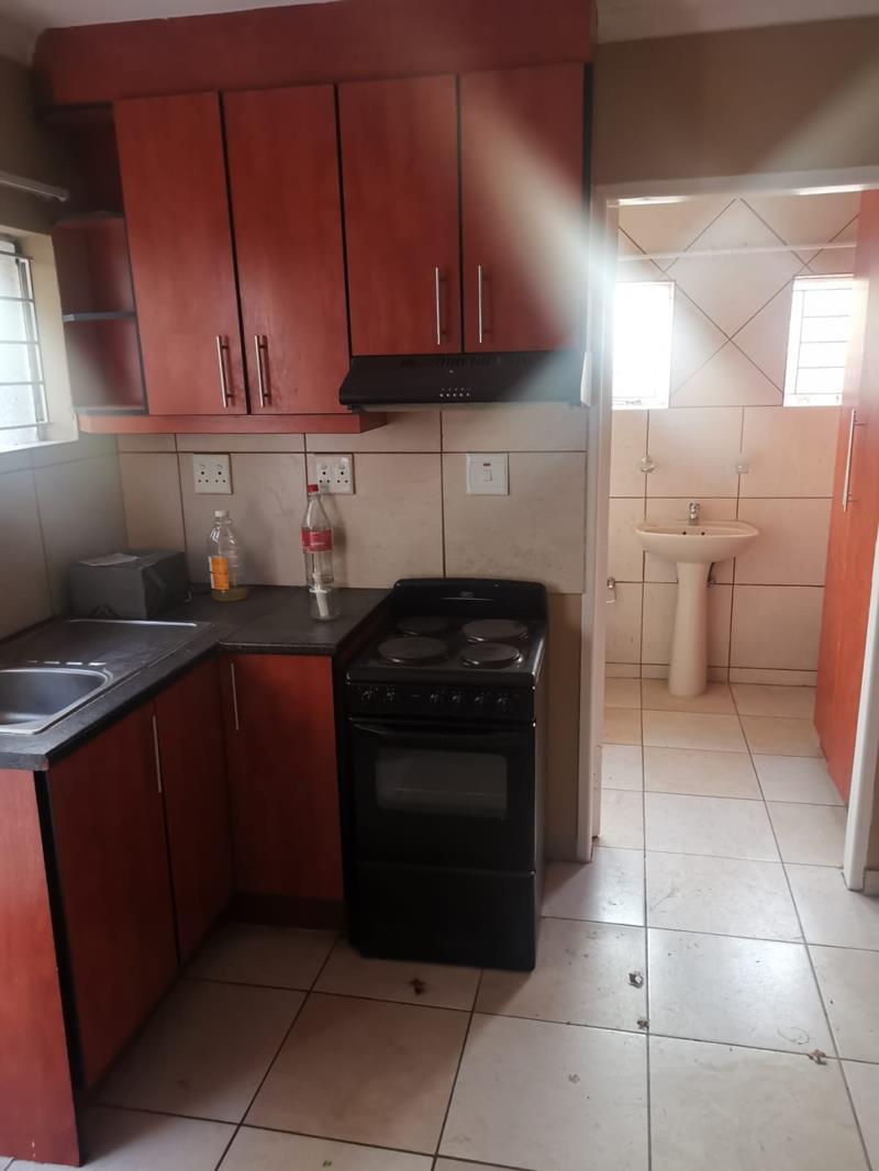 1 Bedroom Garden Cottage in Nimrod Park