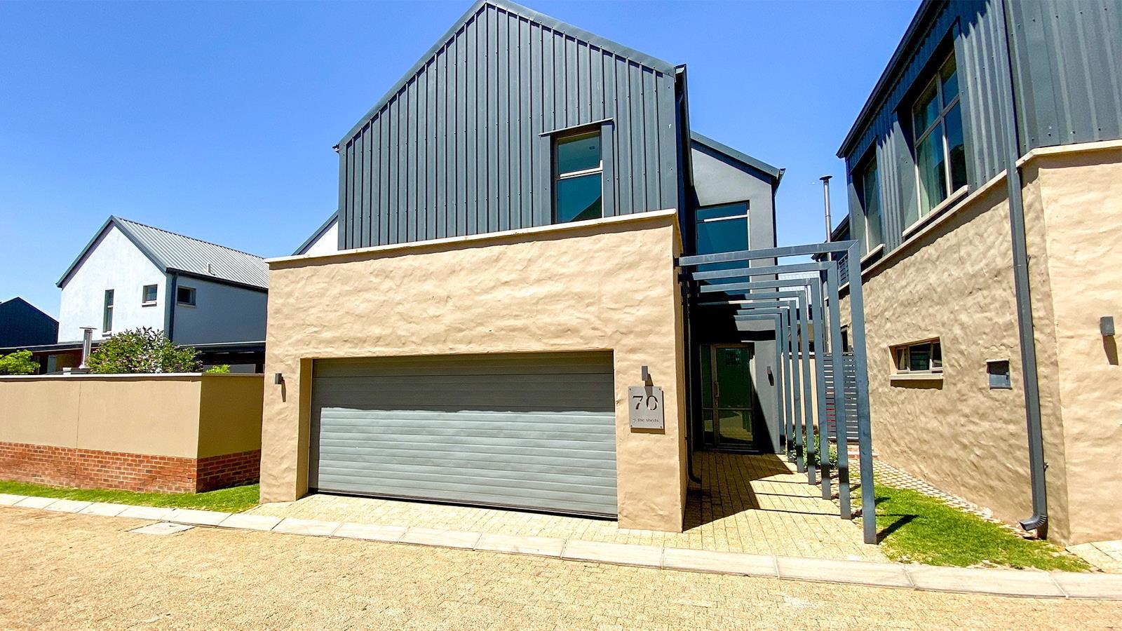 3 Bedroom House in Waterfall Estate